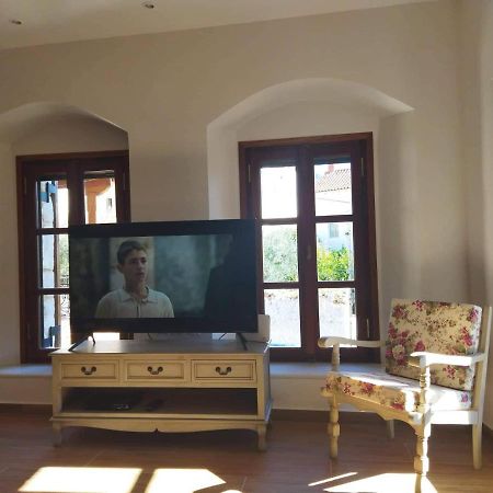 Tsolakis Luxury House Villa เลโอนีดีออน ภายนอก รูปภาพ
